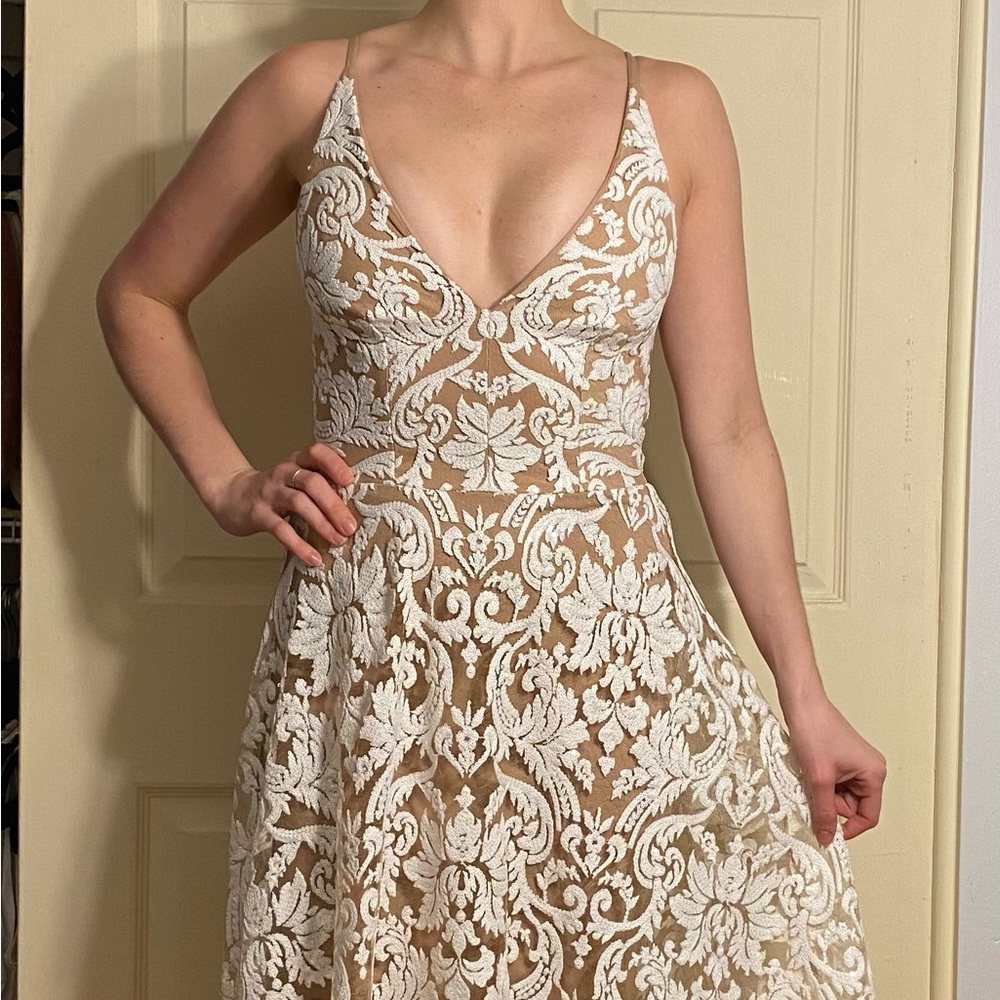 Dress The Population Blair Sleeveless Sequin Lace Midi Dress
